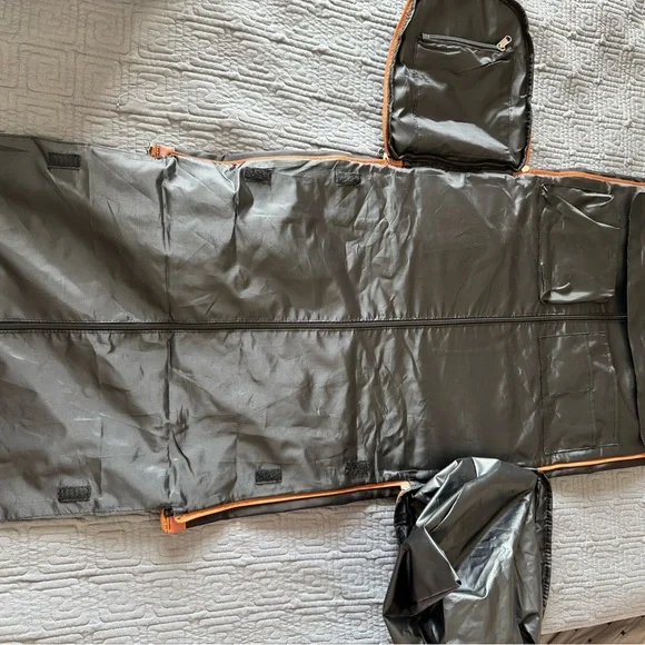 Brand New Black and Brown Weekender Bag - Picture 8 of 13